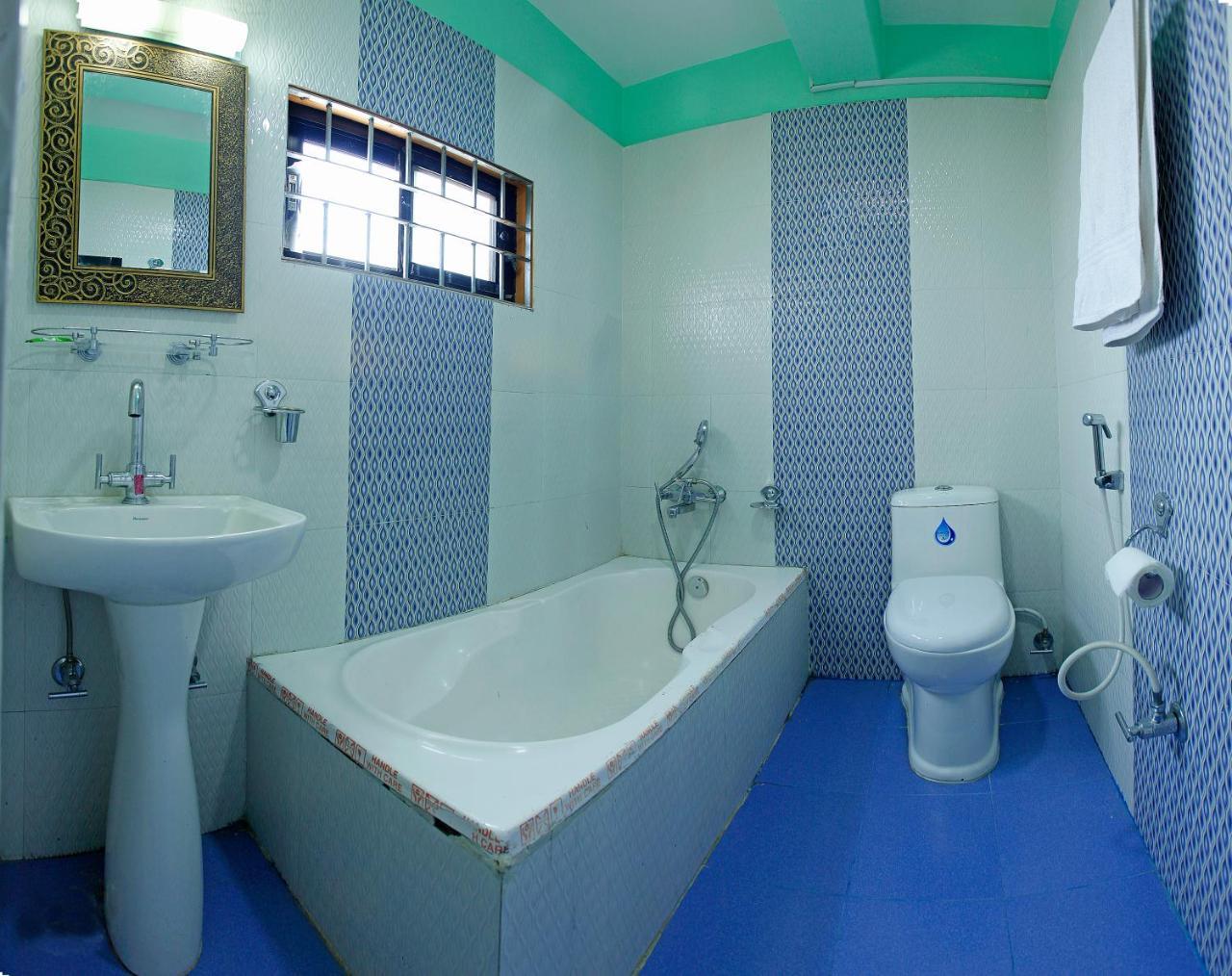 Hotel Blue Magnet Pokhara Kültér fotó