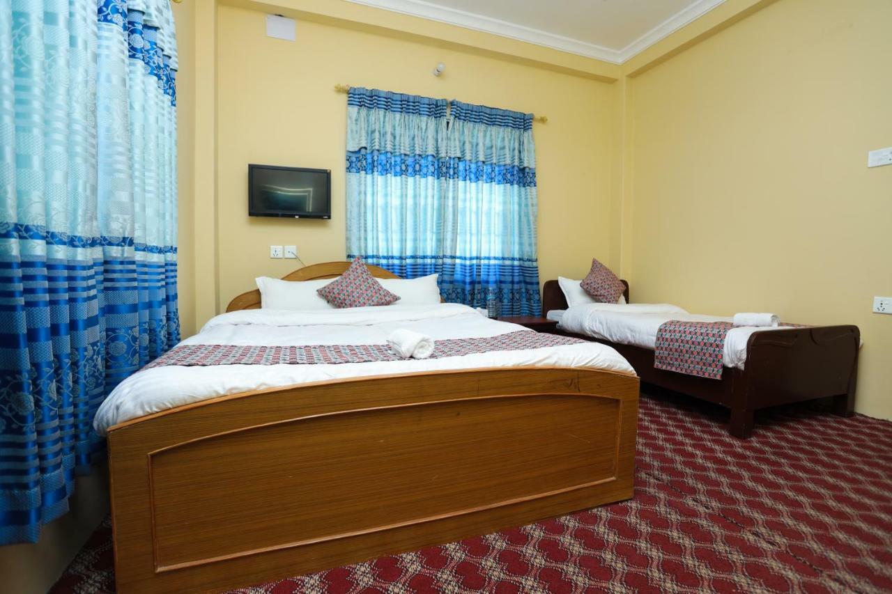 Hotel Blue Magnet Pokhara Kültér fotó