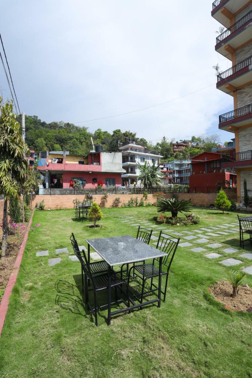 Hotel Blue Magnet Pokhara Kültér fotó