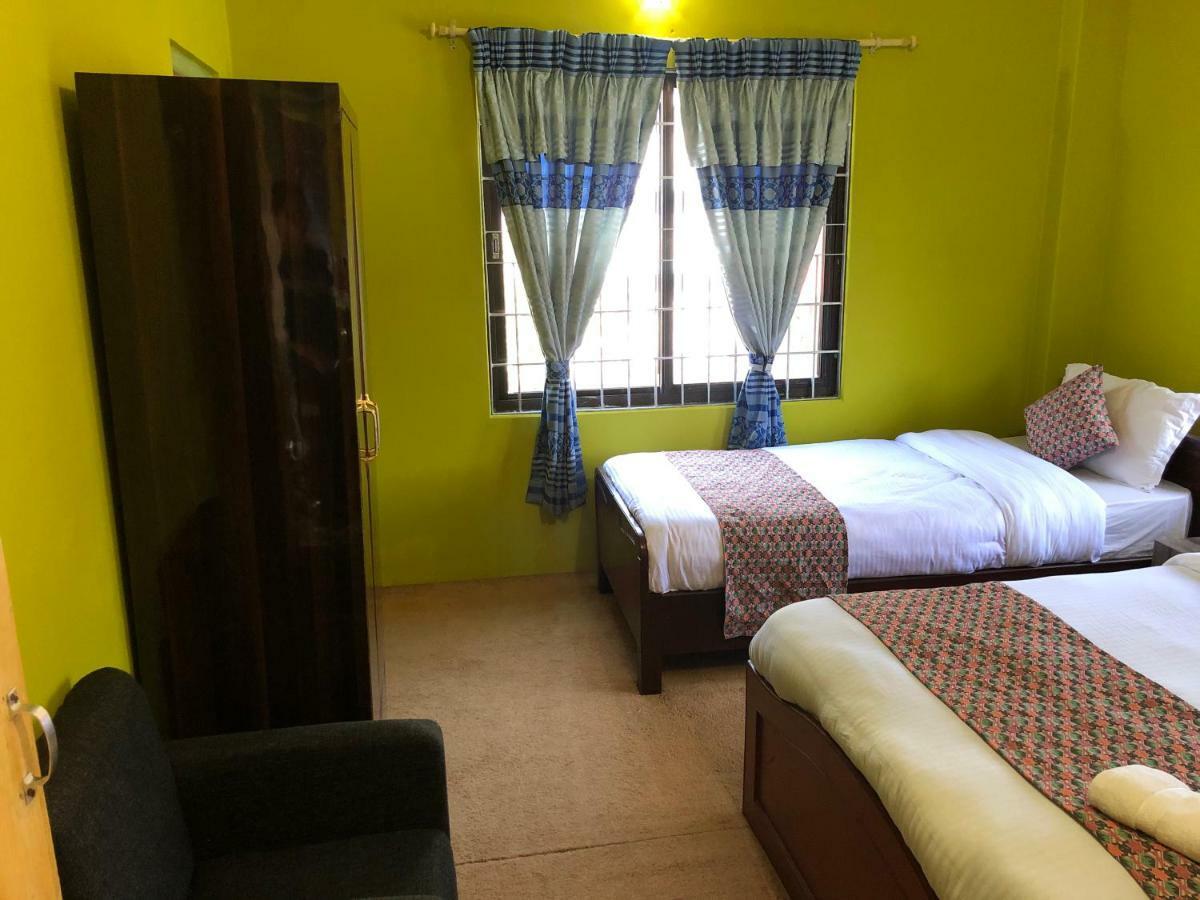 Hotel Blue Magnet Pokhara Kültér fotó
