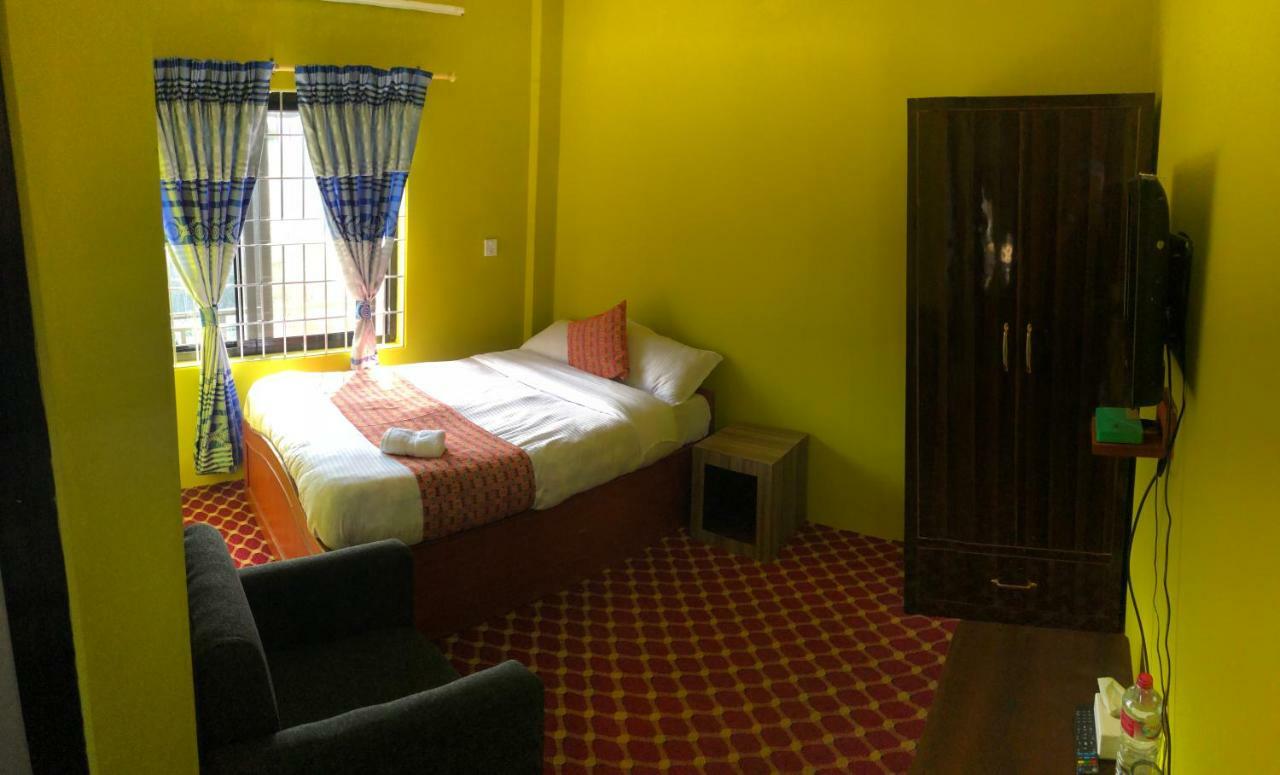 Hotel Blue Magnet Pokhara Kültér fotó