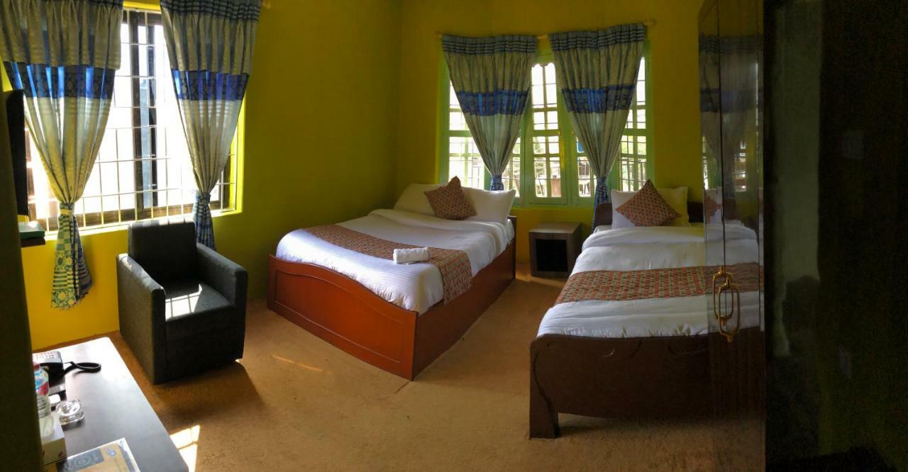 Hotel Blue Magnet Pokhara Kültér fotó