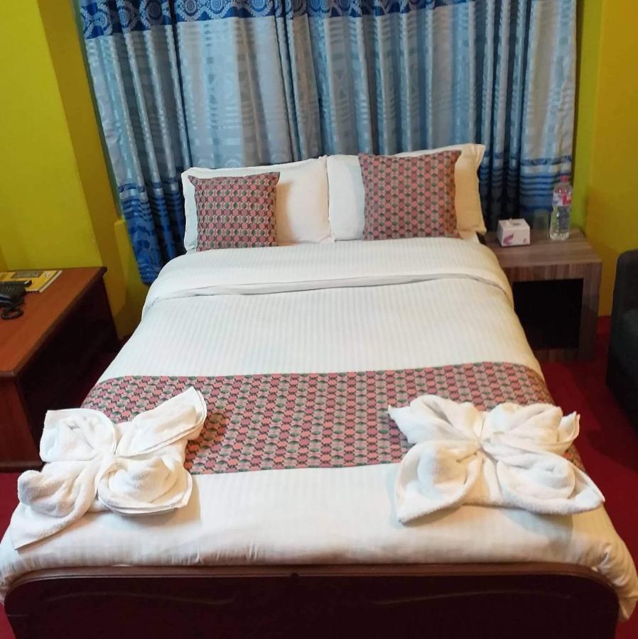 Hotel Blue Magnet Pokhara Kültér fotó